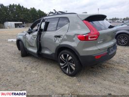 Volvo XC40 2025 2