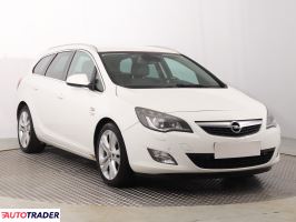 Opel Astra 2011 2.0 158 KM