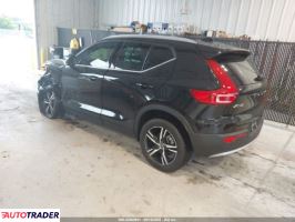 Volvo XC40 2025 2