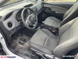 Toyota Yaris 2015 1.4 90 KM