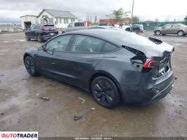 Tesla Model 3 2025