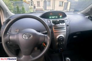 Toyota Yaris 2009 1.3 100 KM