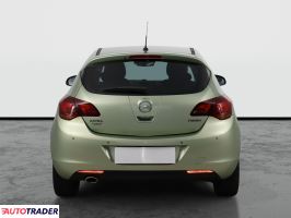 Opel Astra 2011 1.4 138 KM