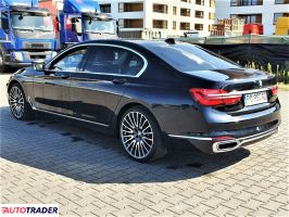BMW 750 2017 4.4 450 KM