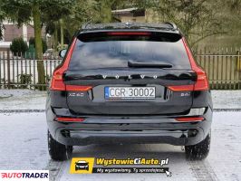 Volvo XC60 2021 2.0 197 KM