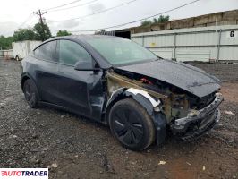 Tesla Model Y 2026