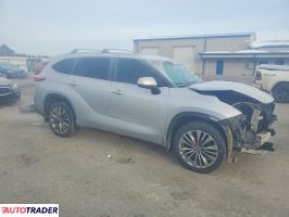 Toyota Highlander 2022 3