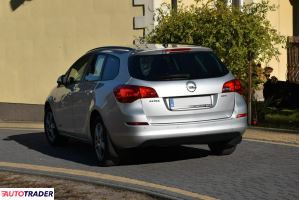 Opel Astra 2012 1.7 110 KM