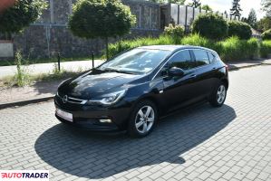 Opel Astra 2018 1.4 125 KM