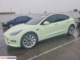 Tesla Model 3 - zobacz ofertę
