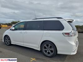 Toyota Sienna 2020 3