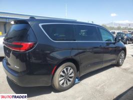 Chrysler Pacifica 2022 3