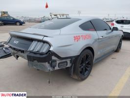 Ford Mustang 2022 5