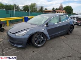 Tesla Model 3 2020