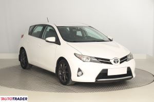 Toyota Auris 2014 2.0 122 KM