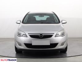 Opel Astra 2011 1.4 138 KM