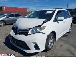 Toyota Sienna 2020 3