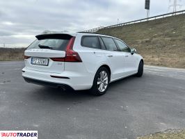 Volvo V60 2019 2.0 150 KM