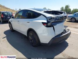 Tesla Model Y 2026