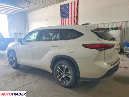 Toyota Highlander 2021 3
