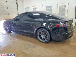 Tesla Model S 2021