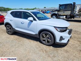 Volvo XC40 2025 2