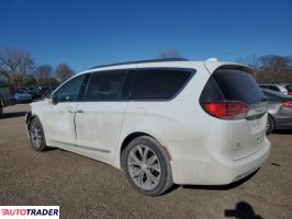 Chrysler Pacifica 2019 3