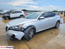 Nissan Altima - zobacz ofertę