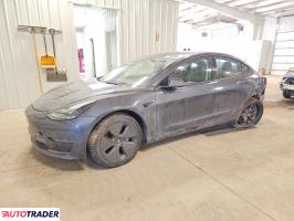 Tesla Model 3 - zobacz ofertę