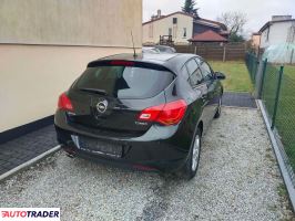 Opel Astra 2012 1.4 140 KM