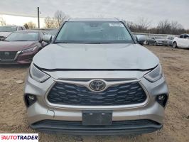 Toyota Highlander 2021 3