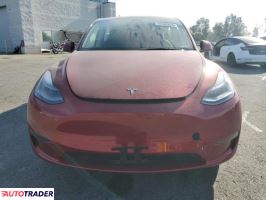 Tesla Model Y 2025