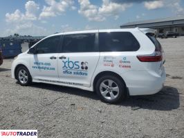 Toyota Sienna 2019 3