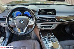 BMW 740 2018 3.0 326 KM