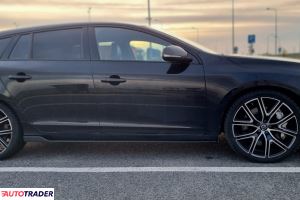 Volvo V60 2018 2.0 367 KM