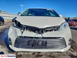Toyota Sienna 2019 3