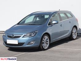 Opel Astra 2010 1.4 138 KM