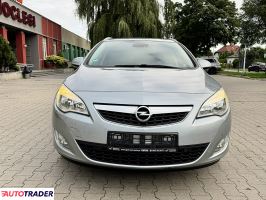Opel Astra 2011 1.4 140 KM