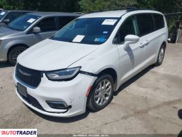 Chrysler Pacifica 2022 3