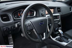 Volvo V60 2018 2.0 367 KM