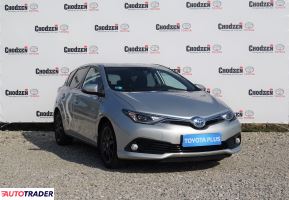 Toyota Auris 2015 1.8 136 KM Toyota Auris 2015 1.8 136 KM