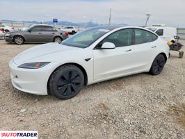 Tesla Model 3 - zobacz ofertę