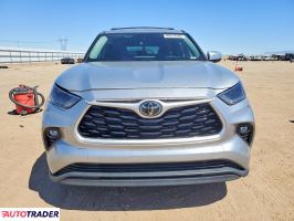 Toyota Highlander 2021 3