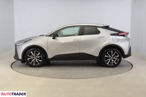 Toyota C-HR 2023 1.8 138 KM
