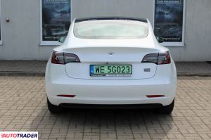 Tesla Model 3 2021 325 KM Tesla Model 3 2021 325 KM