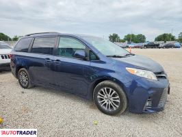 Toyota Sienna 2020 3
