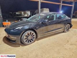 Tesla Model 3 - zobacz ofertę