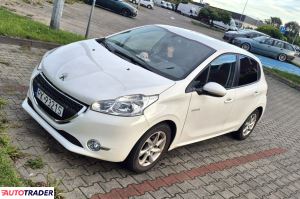 Peugeot 208 2014 1.2 82 KM Peugeot 208 2014 1.2 82 KM