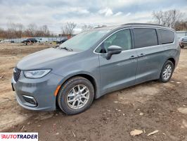 Chrysler Pacifica 2022 3