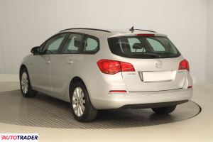 Opel Astra 2015 1.6 108 KM